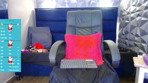 Snapshot of sexy_redgirl chatting on 12-03-25, 04:09 karoline online show from 12-03-25, 04:09