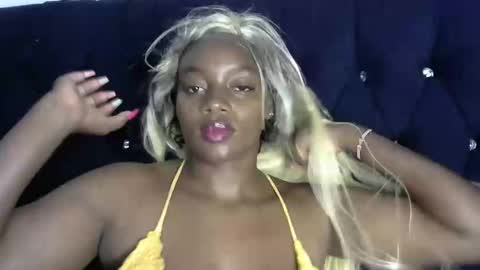 Snapshot of sexy_siera chatting on 01-27-25, 08:29 laura online show from 01-27-25, 08:29