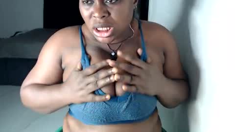 Snapshot of sexy_wet_ria chatting on 07-25-26, 07:22 ria online show from 07-25-26, 07:22