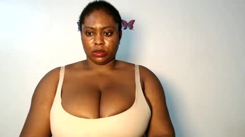 Luna online show from 12-19-25, 10:39