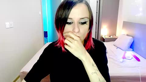 Snapshot of sexy_wise_kind chatting on 12-17-24, 01:07 Mandy Green online show from 12-17-24, 01:07