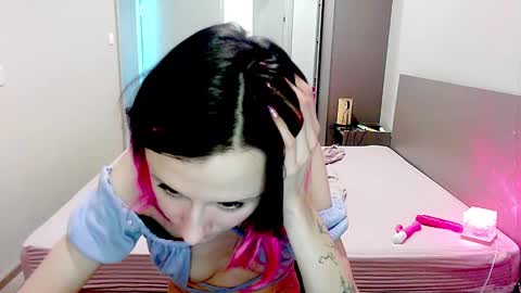 Snapshot of sexy_wise_kind chatting on 01-16-25, 12:23 Mandy Green online show from 01-16-25, 12:23