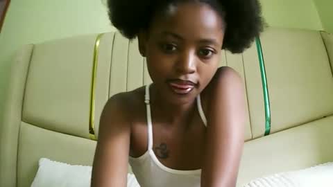 Snapshot of sexy_zaraa chatting on 06-02-26, 12:29 sexy zaraa online show from 06-02-26, 12:29