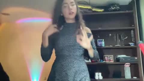 Snapshot of sexyaliceskay chatting on 10-11-25, 10:30 Alice Skay online show from 10-11-25, 10:30