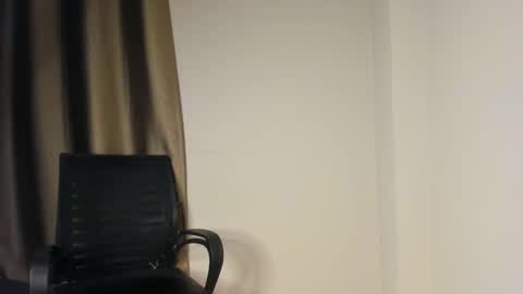 Snapshot of sexyaru chatting on 10-23-25, 11:31 Aru online show from 10-23-25, 11:31