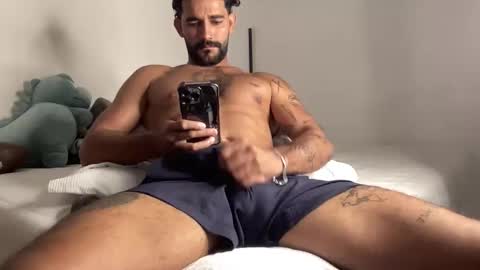 Snapshot of sexyasaf1018 chatting on 04-14-26, 01:39 Asaf online show from 04-14-26, 01:39