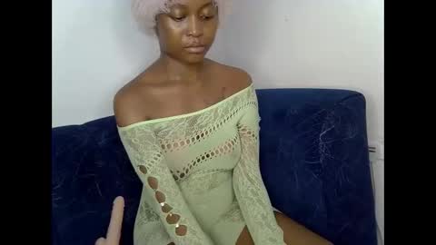 Snapshot of sexyasspetitte_ chatting on 06-08-26, 09:48 sexyasspetitte_ online show from 06-08-26, 09:48