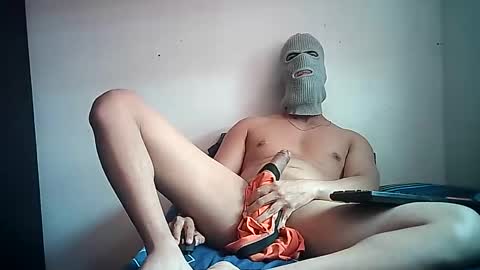 Snapshot of sexyatrevidoo chatting on 12-29-24, 07:53 SesyMen online show from 12-29-24, 07:53