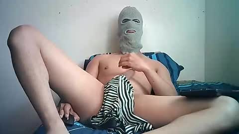 Snapshot of sexyatrevidoo chatting on 01-19-25, 01:12 SesyMen online show from 01-19-25, 01:12