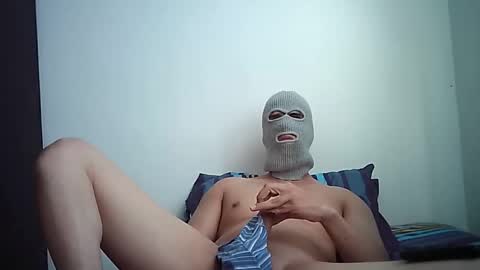 Snapshot of sexyatrevidoo chatting on 09-20-25, 06:09 SesyMen online show from 09-20-25, 06:09