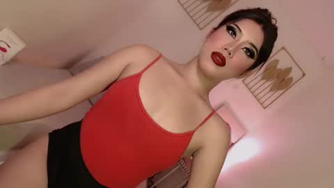 Snapshot of sexybaby2999 chatting on 02-05-25, 09:36 Lexie online show from 02-05-25, 09:36