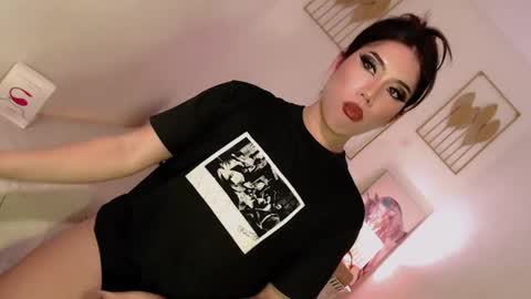 Snapshot of sexybaby2999 chatting on 02-07-25, 09:37 Lexie online show from 02-07-25, 09:37