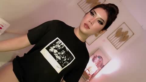 Snapshot of sexybaby2999 chatting on 02-07-25, 12:50 Lexie online show from 02-07-25, 12:50