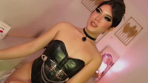 Snapshot of sexybaby2999 chatting on 02-10-25, 04:14 Lexie online show from 02-10-25, 04:14