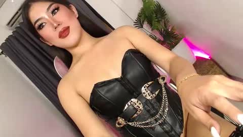 Snapshot of sexybaby2999 chatting on 09-26-25, 01:48 Lexie online show from 09-26-25, 01:48