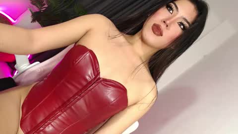 Snapshot of sexybaby2999 chatting on 10-06-25, 10:12 Lexie online show from 10-06-25, 10:12