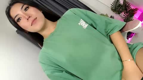 Snapshot of sexybaby2999 chatting on 10-30-25, 10:32 Lexie online show from 10-30-25, 10:32