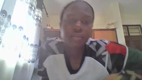 Snapshot of sexybilha483 chatting on 02-06-25, 01:21 Sexybilha483 online show from 02-06-25, 01:21