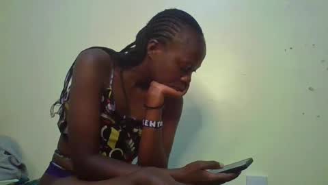 Snapshot of sexybilha483 chatting on 02-26-25, 06:43 Sexybilha483 online show from 02-26-25, 06:43