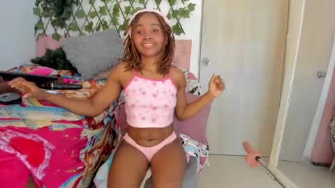 Snapshot of sexybrunnetem chatting on 03-12-25, 08:31 sofia online show from 03-12-25, 08:31