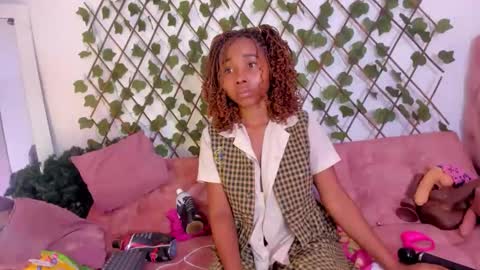 Snapshot of sexybrunnetem chatting on 10-10-25, 11:31 sofia online show from 10-10-25, 11:31