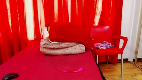 Snapshot of sexybustyboobs chatting on 11-13-25, 04:55 sexybustyboobs online show from 11-13-25, 04:55