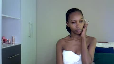 Snapshot of sexycarll9 chatting on 07-15-26, 08:52 Britney online show from 07-15-26, 08:52