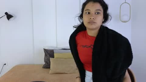 chanell and yina online show from 04-05-26, 01:30