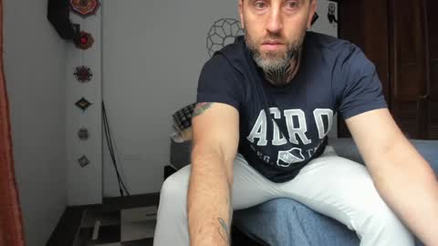 Snapshot of sexycolombian2022 chatting on 01-03-25, 03:33 Antonioylola online show from 01-03-25, 03:33