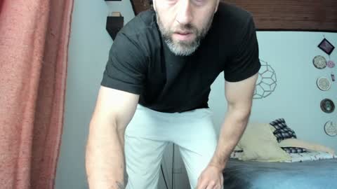 Snapshot of sexycolombian2022 chatting on 01-05-25, 04:38 Antonioylola online show from 01-05-25, 04:38