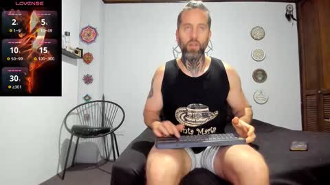 Snapshot of sexycolombian2022 chatting on 11-07-25, 12:05 Antonioylola online show from 11-07-25, 12:05