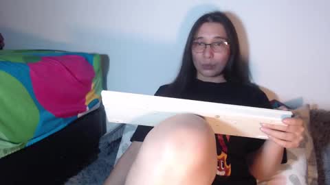 Coralinne online show from 02-05-25, 06:02