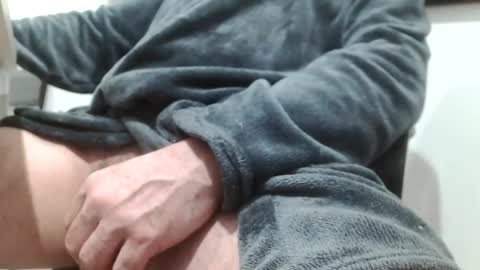 Snapshot of sexycouplextreme chatting on 03-08-25, 05:17 Sexycouplextreme online show from 03-08-25, 05:17