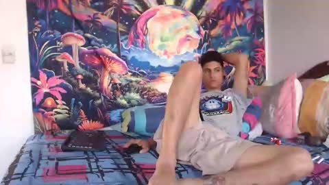 Snapshot of sexydarkhunter2 chatting on 12-18-25, 09:54 Mike online show from 12-18-25, 09:54