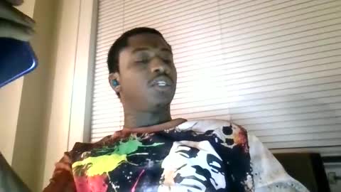 Snapshot of sexydavido chatting on 11-25-25, 01:22 TreySexxxy online show from 11-25-25, 01:22