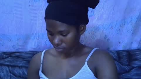 Snapshot of sexydoll002 chatting on 09-17-25, 06:15 sexydoll002 online show from 09-17-25, 06:15