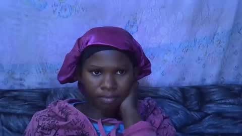 Snapshot of sexydoll002 chatting on 10-17-25, 06:49 sexydoll002 online show from 10-17-25, 06:49
