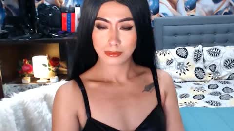 Snapshot of sexydominantmargaux chatting on 03-09-26, 01:31 Goddess Dominant Margaux online show from 03-09-26, 01:31