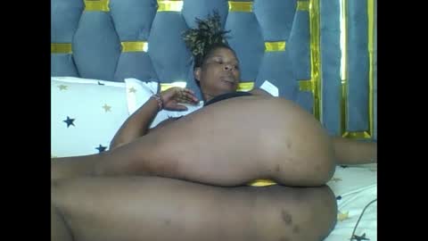 Snapshot of sexyebonygal chatting on 12-04-25, 03:27 QUINTER online show from 12-04-25, 03:27