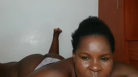 Snapshot of sexyebonygal chatting on 07-30-26, 07:02 QUINTER online show from 07-30-26, 07:02