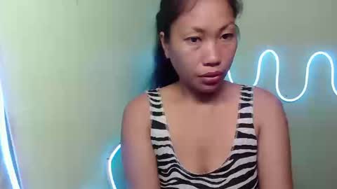 Snapshot of sexyemie29 chatting on 12-17-25, 02:39 sexyemie29 online show from 12-17-25, 02:39