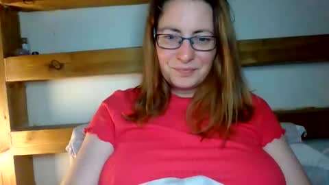 Snapshot of sexyemilyoliver chatting on 06-06-26, 01:38 Emily online show from 06-06-26, 01:38