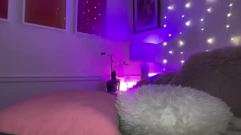 Snapshot of sexygoodvibebabe69 chatting on 05-31-26, 08:54 Ashley Love online show from 05-31-26, 08:54