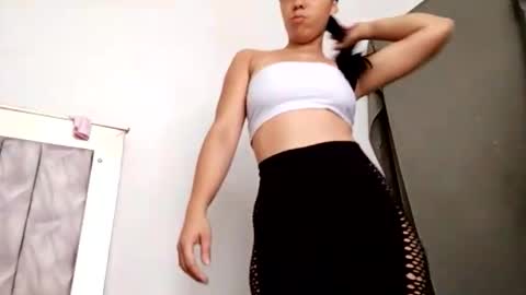 sexygril01 online show from 11-18-25, 03:16
