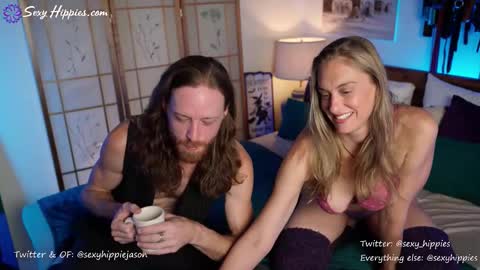 Snapshot of sexyhippies chatting on 10-27-25, 04:00 Melissa  Jason online show from 10-27-25, 04:00