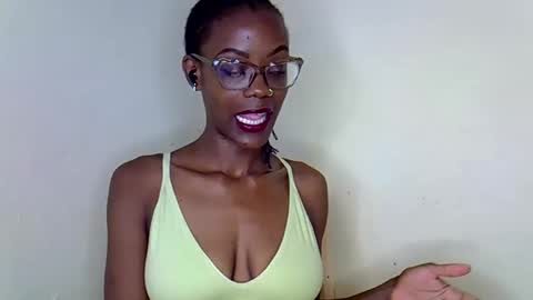 SexyHollyMontana1111 online show from 03-09-26, 07:34