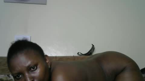 Snapshot of sexylavine_ chatting on 12-14-25, 09:36 sexylavine_ online show from 12-14-25, 09:36
