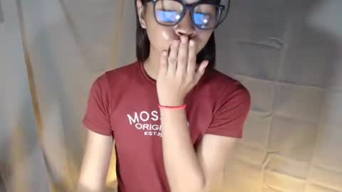 Snapshot of sexylaylia chatting on 10-22-25, 02:50 Laylia3 online show from 10-22-25, 02:50