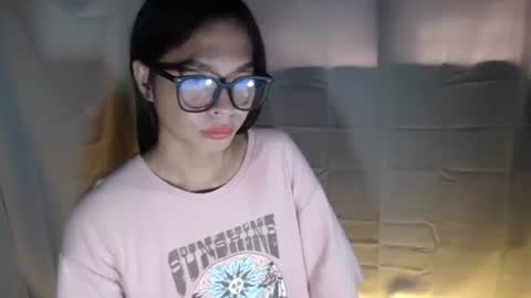 Snapshot of sexylaylia chatting on 10-24-25, 05:04 Laylia3 online show from 10-24-25, 05:04