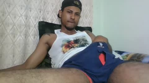 Snapshot of sexyleon69 chatting on 01-29-25, 08:25 Sexy leon online show from 01-29-25, 08:25